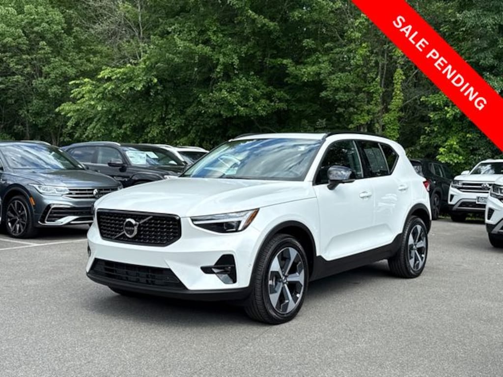 Used 2026 Volvo XC40 B5 Plus SUV