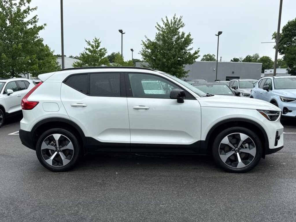 Used 2026 Volvo XC40 B5 Plus SUV