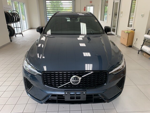 2024 Volvo XC60 B5 Plus photo 2