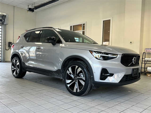 2025 Volvo XC40 Plus's photo