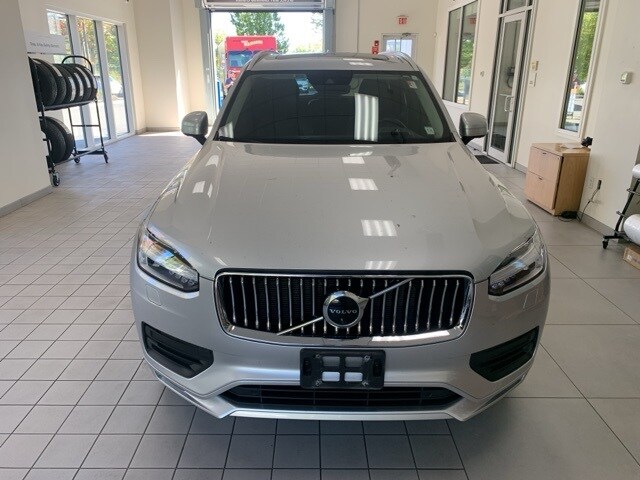 2020 Volvo XC90 T6 Momentum photo 2