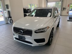2022 Volvo XC90 T6 Momentum SUV
