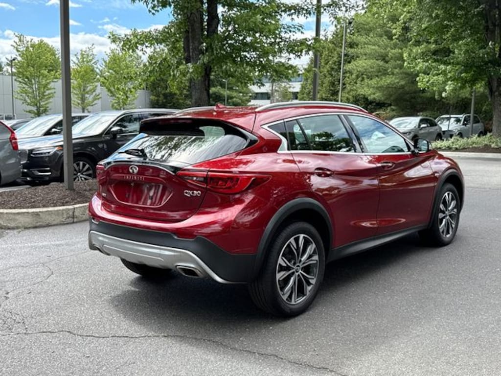 Used 2018 INFINITI QX30 Luxury SUV