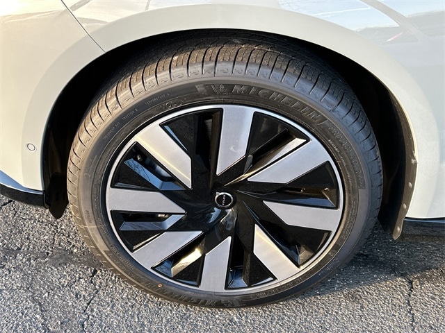 2025 Volvo EX90 Ultra - Photo 8