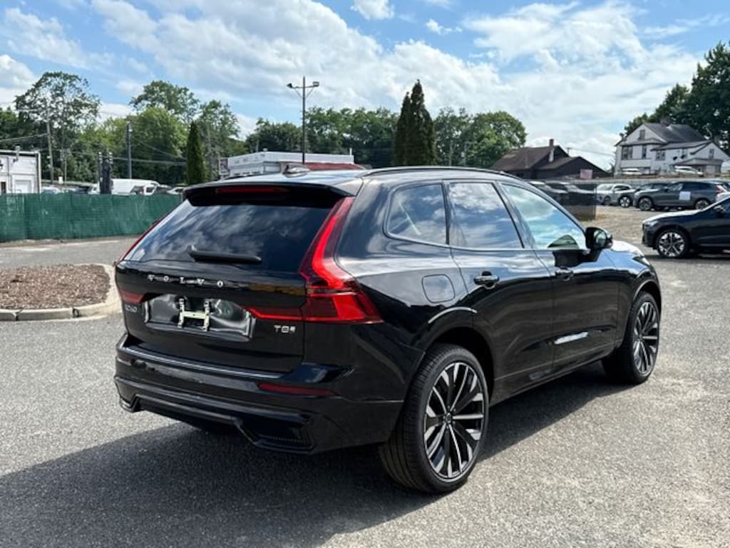 New 2026 Volvo XC60 plug-in hybrid T8 Ultra SUV