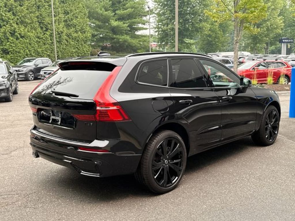 Certified 2025 Volvo XC60 plug-in hybrid T8 Ultra Black Edition SUV