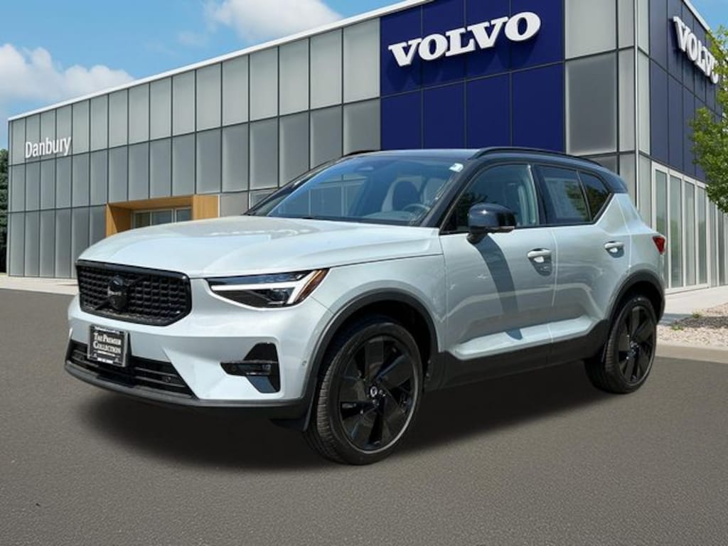 New 2026 Volvo XC40 B5 Ultra Black Edition SUV