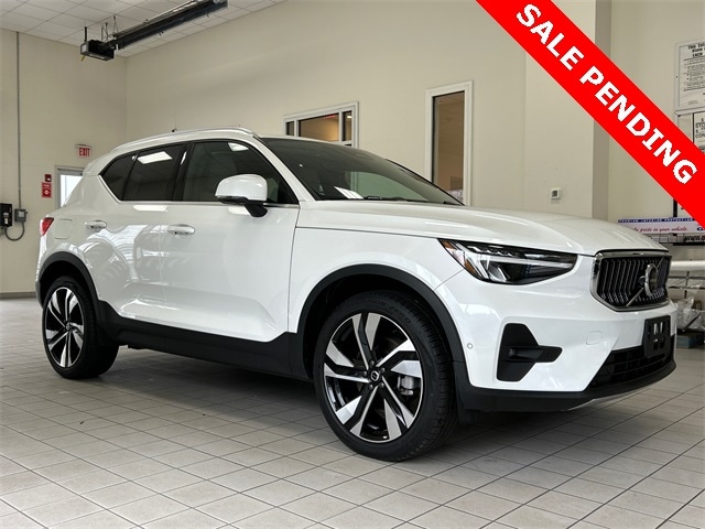 2024 Volvo XC40 Plus's photo