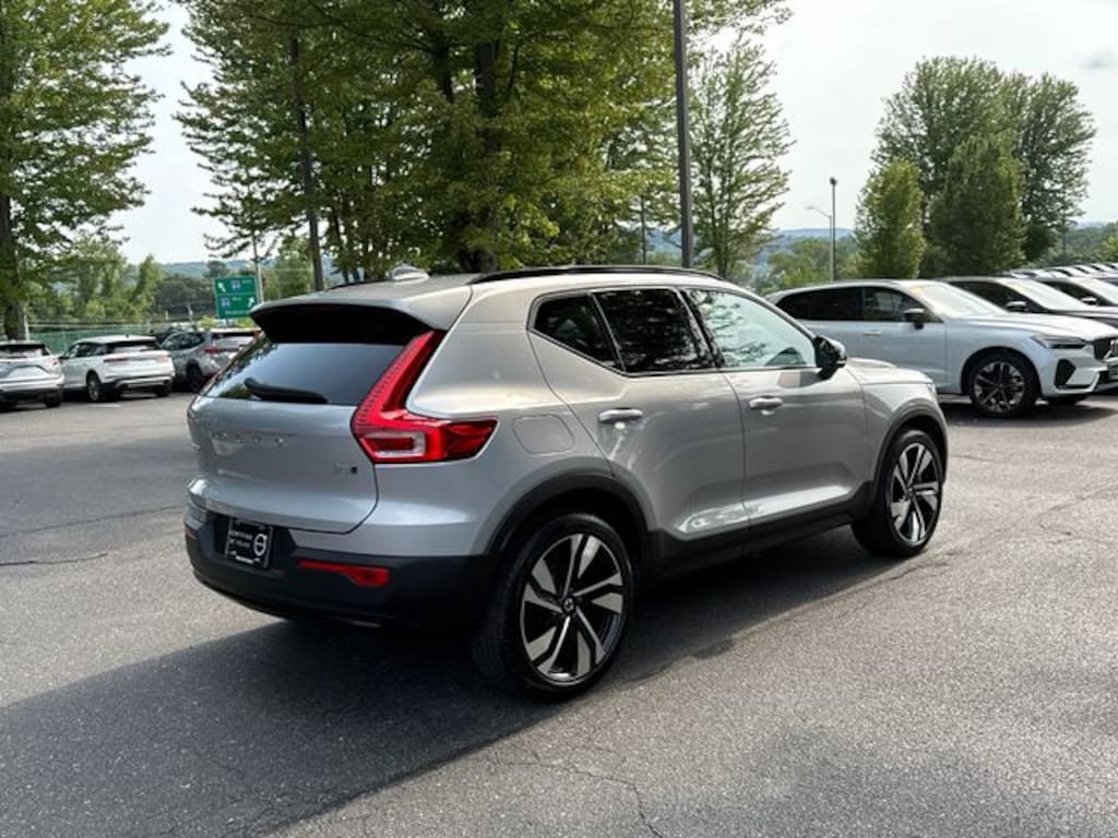 Certified 2024 Volvo XC40 Ultimate SUV