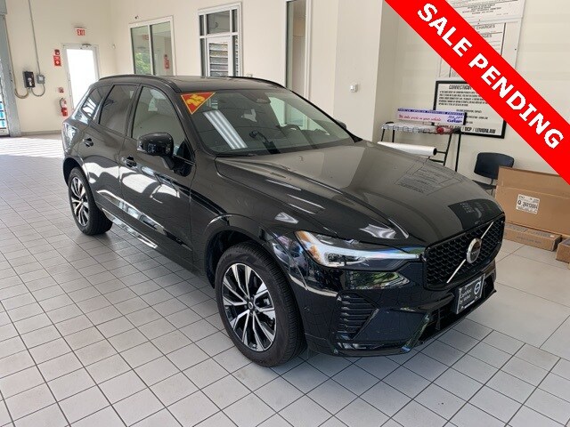 2025 Volvo XC60 B5 Plus photo 3
