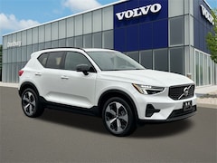 2026 Volvo XC40 B5 Core AWD SUV