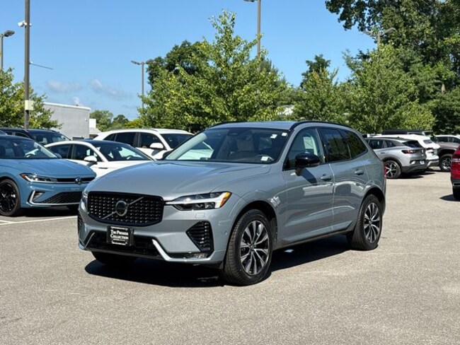 2024 Volvo XC60 B5 Plus Dark Theme SUV