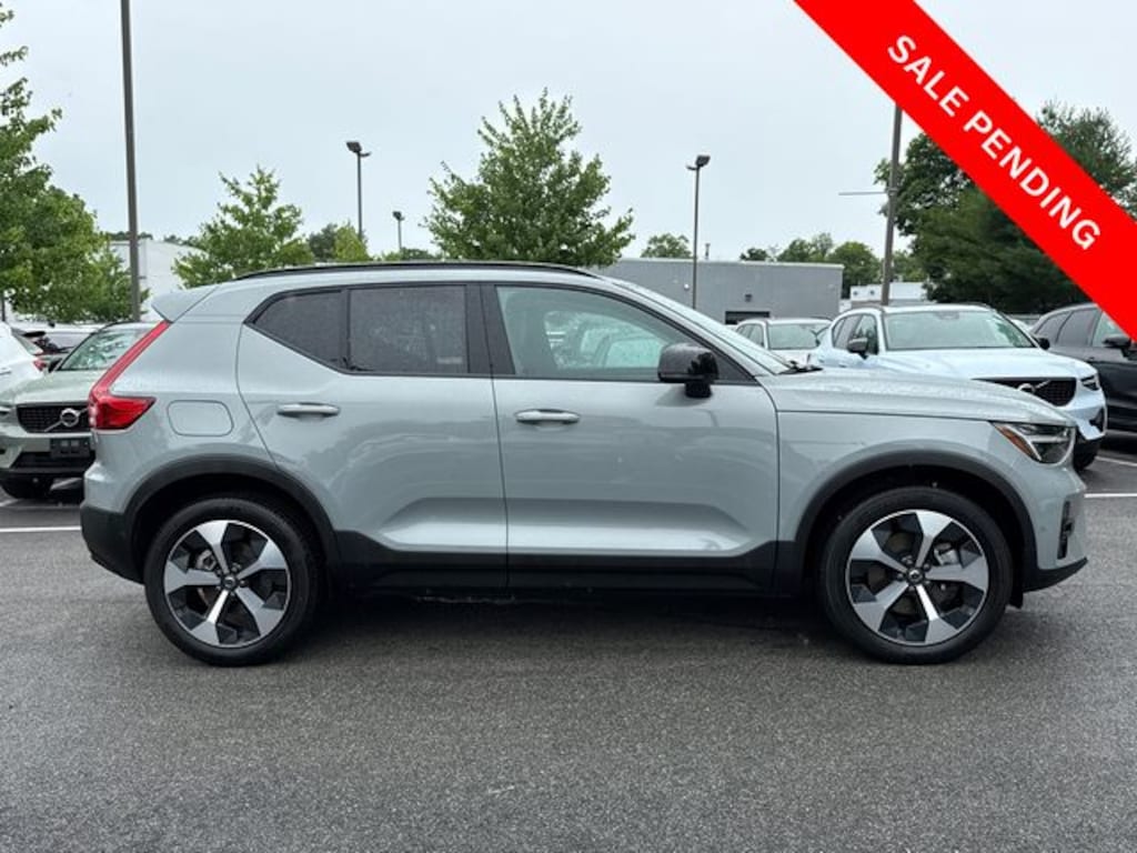 Used 2026 Volvo XC40 B5 Plus SUV