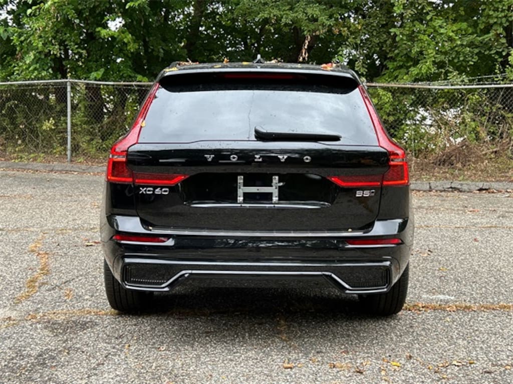 New 2026 Volvo XC60 B5 Plus SUV