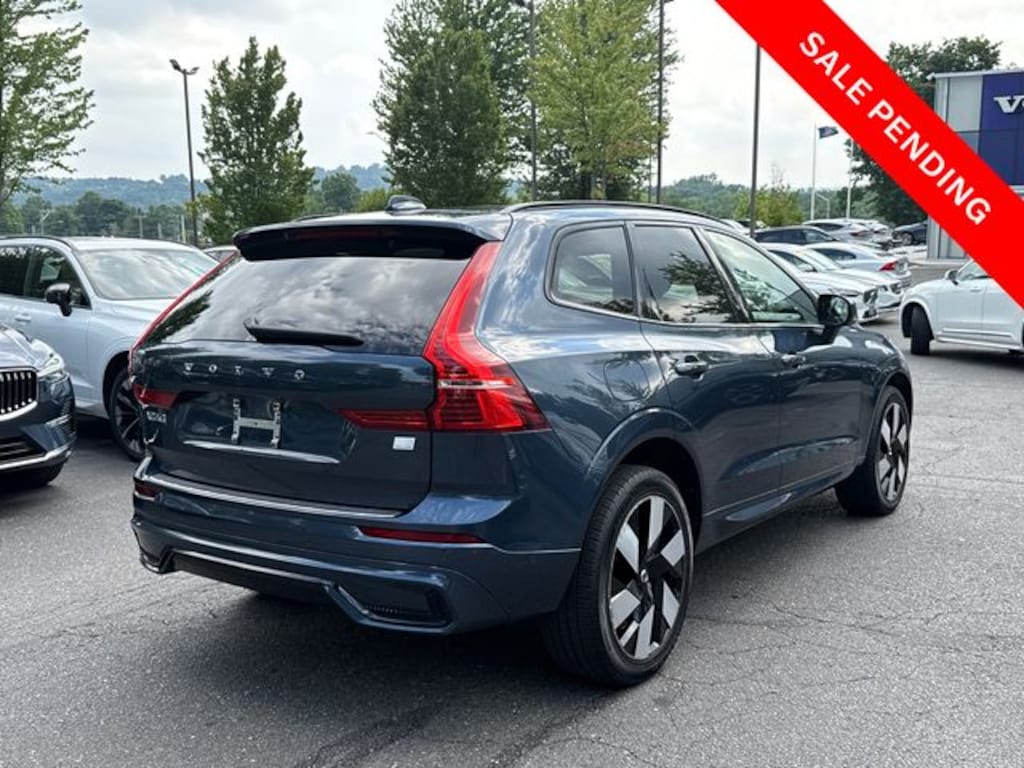 Certified 2024 Volvo XC60 plug-in hybrid T8 Plus Dark Theme SUV