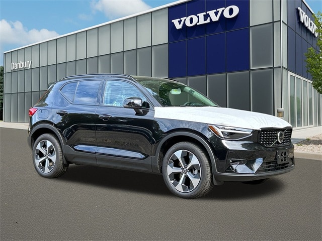2026 Volvo XC40 Plus's photo
