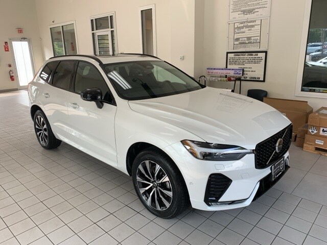2024 Volvo XC60 B5 Plus photo 3