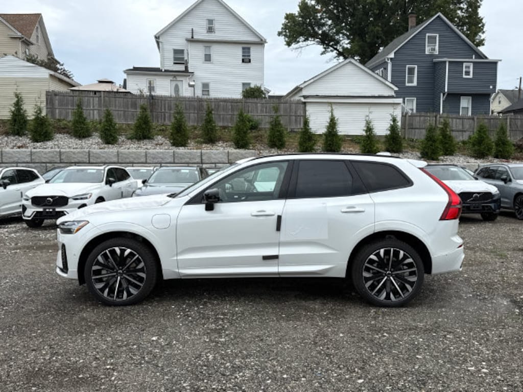 New 2027 Volvo XC60 plug-in hybrid T8 Ultra SUV