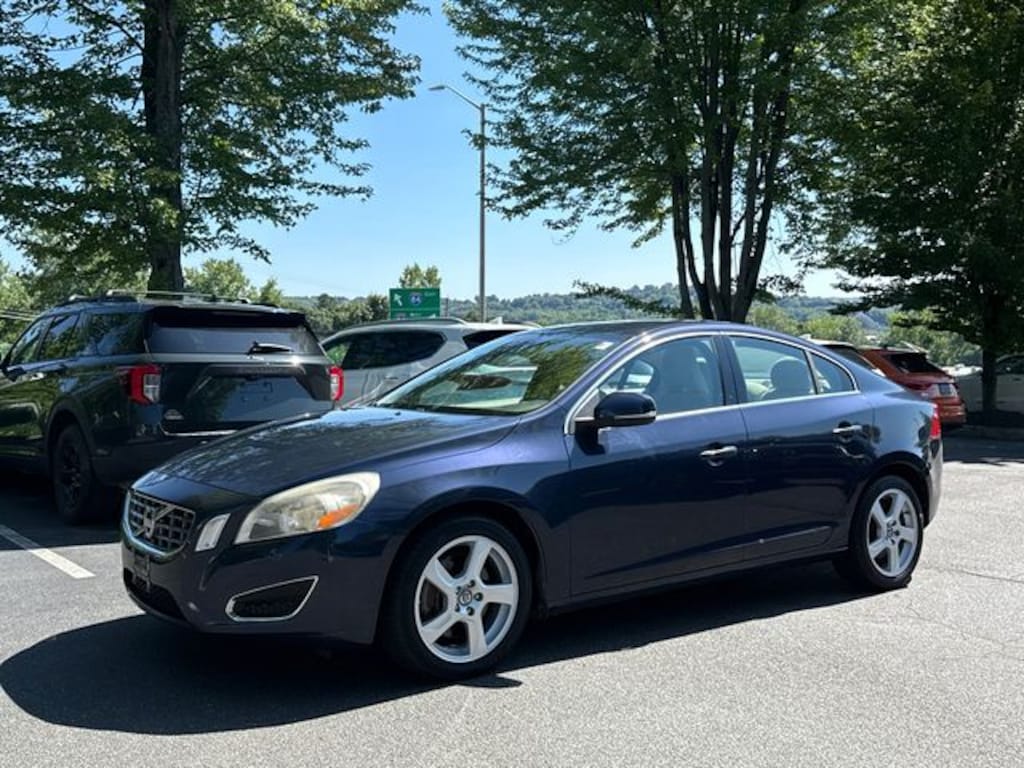 Used 2013 Volvo S60 T5 Sedan