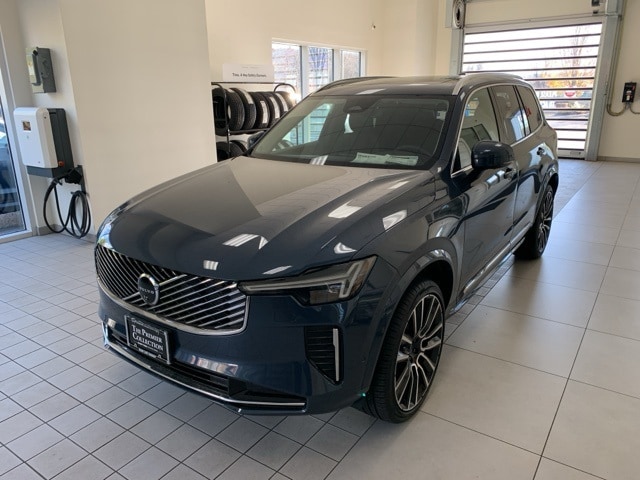 2026 Volvo XC90 Plus's photo