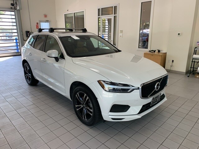 2020 Volvo XC60 T5 Momentum photo 3