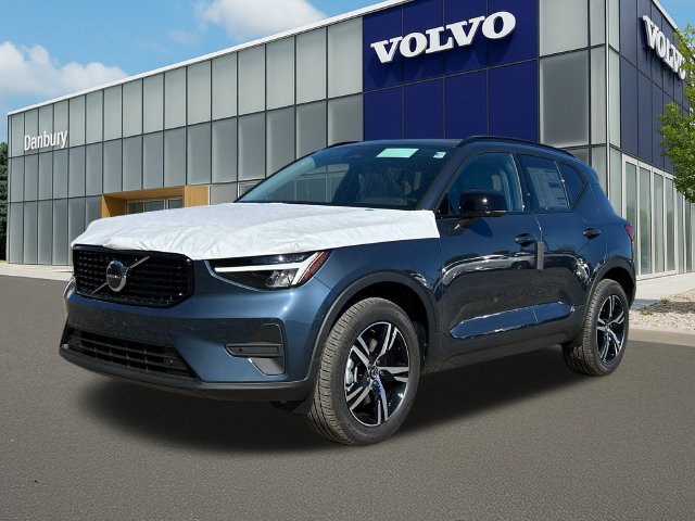 2026 Volvo XC40 B5 Core AWD SUV
