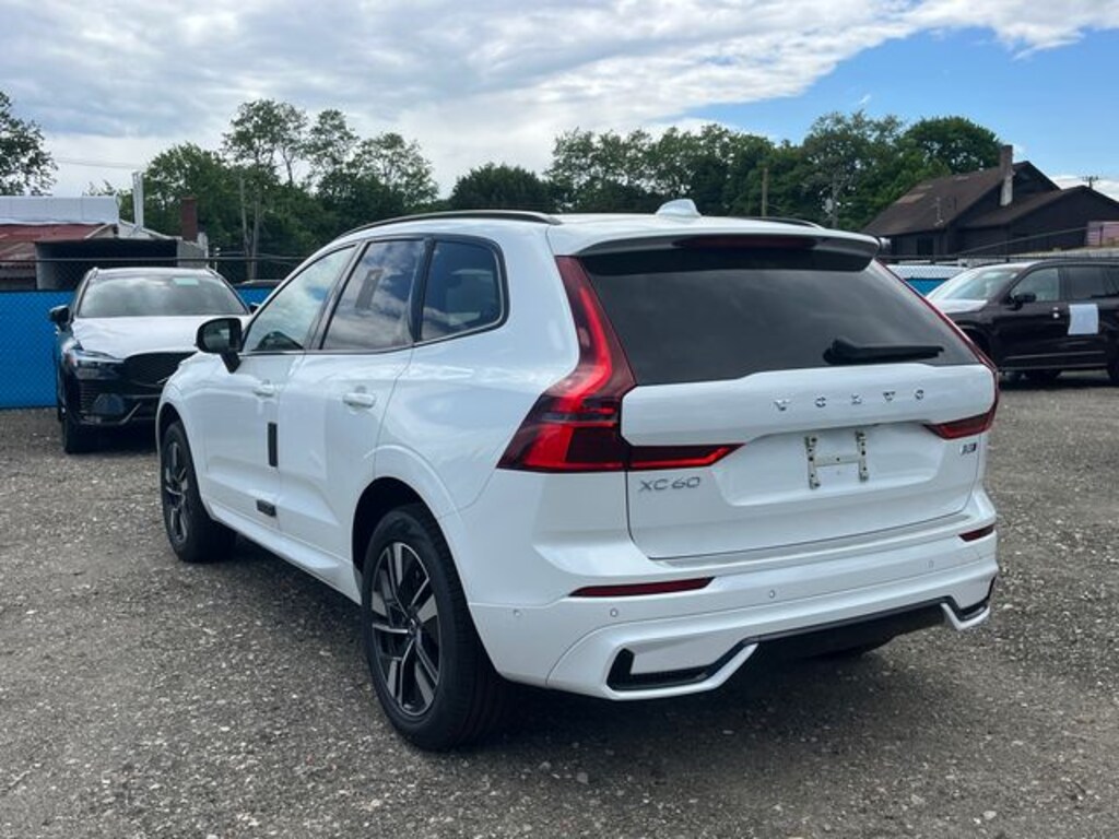 New 2026 Volvo XC60 B5 Plus SUV
