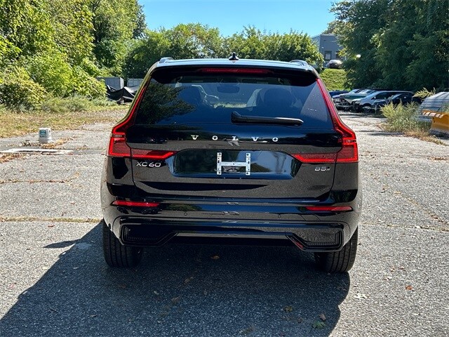 2026 Volvo XC60 B5 Plus photo 3