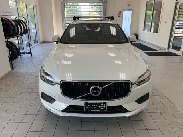 2020 Volvo XC60 T5 Momentum photo 2