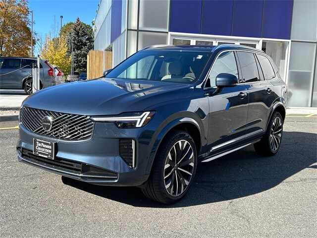 2026 Volvo XC90 Plus Black Edition photo 3