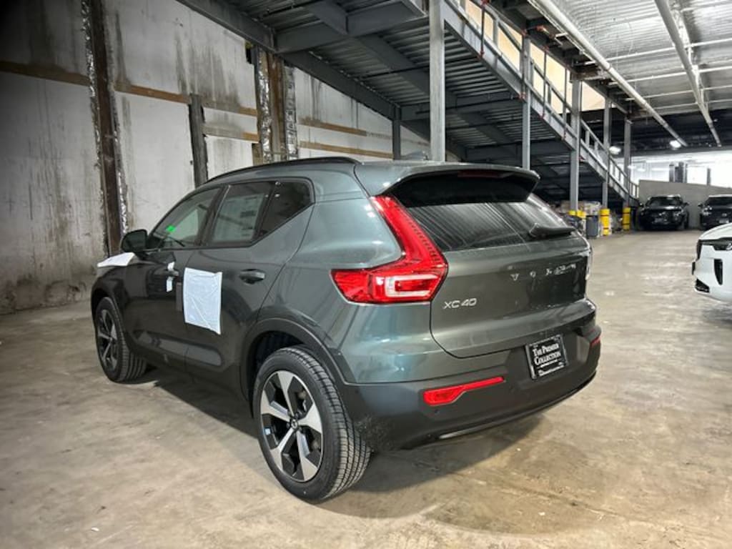 New 2026 Volvo XC40 B5 Plus SUV