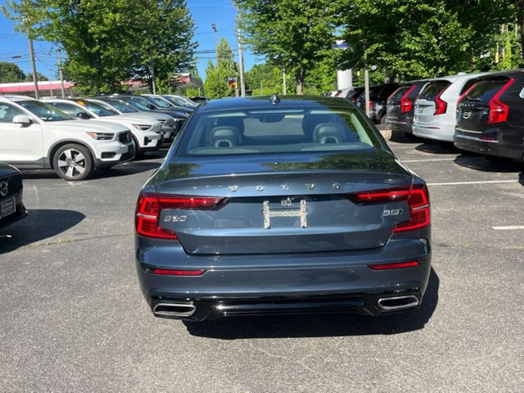 Certified 2022 Volvo S60 B5 Momentum Sedan
