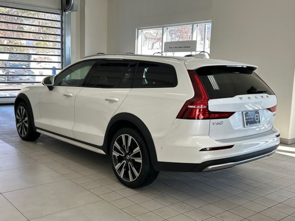 Used 2026 Volvo V60 Cross Country B5 Ultra Wagon