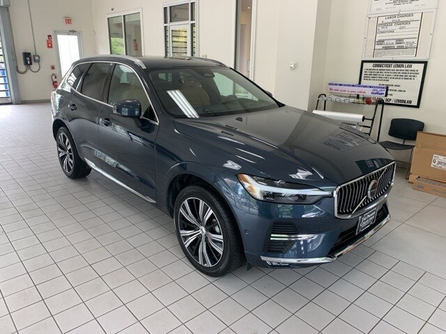 2022 Volvo XC60 B5 Inscription photo 3