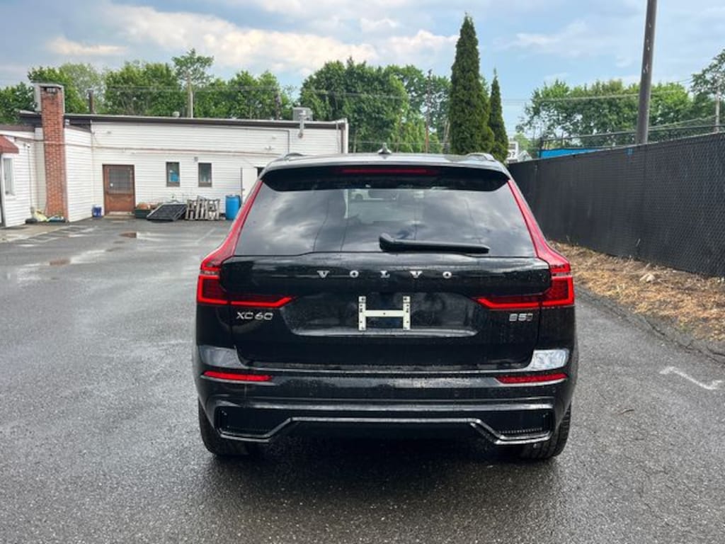 New 2026 Volvo XC60 B5 Plus SUV