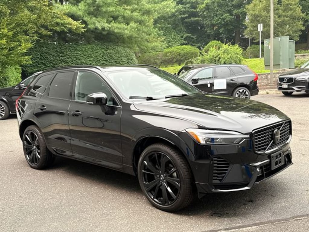 Certified 2025 Volvo XC60 plug-in hybrid T8 Ultra Black Edition SUV