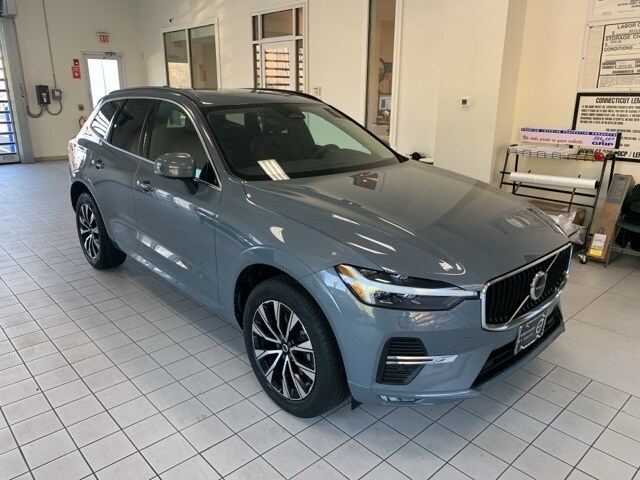 2023 Volvo XC60 B5 Core photo 3
