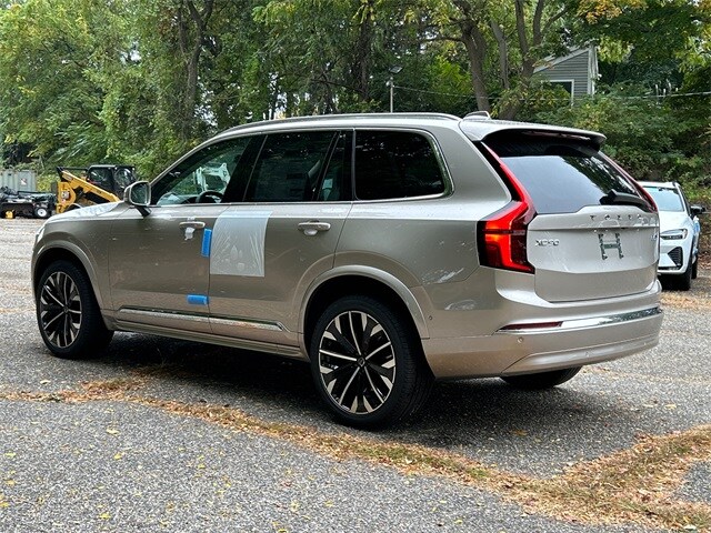 2026 Volvo XC90 Plus photo 4