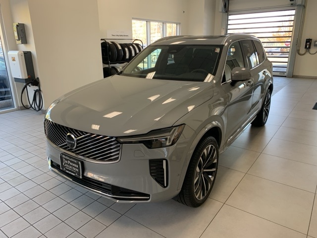 2026 Volvo XC90 Plus's photo