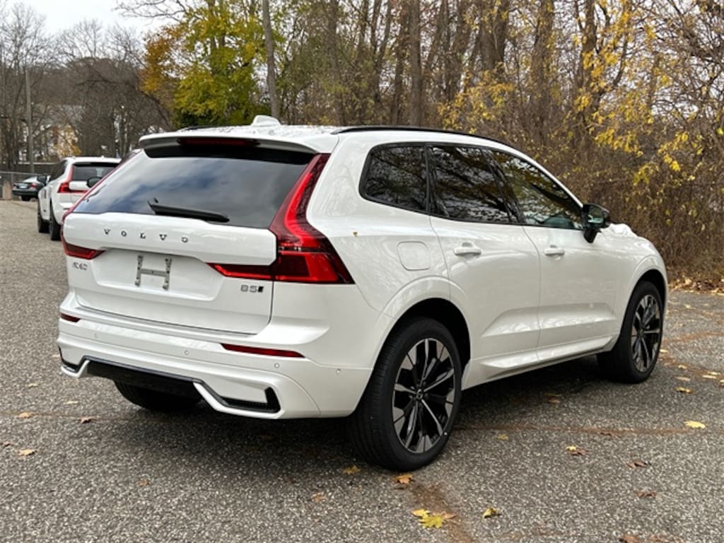 New 2026 Volvo XC60 B5 Plus SUV