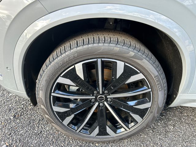 2026 Volvo XC90 Plus - Photo 8