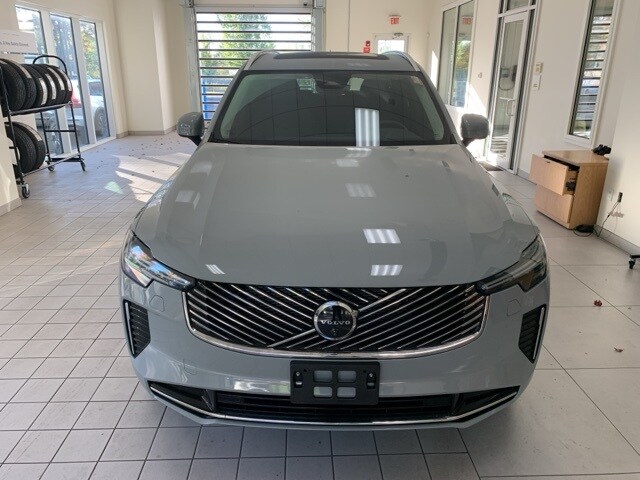 2026 Volvo XC90 Plus photo 2