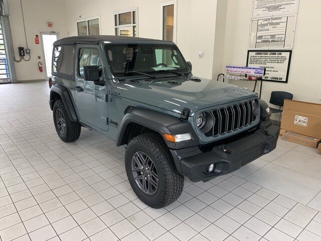 2025 Jeep Wrangler Sport S photo 3