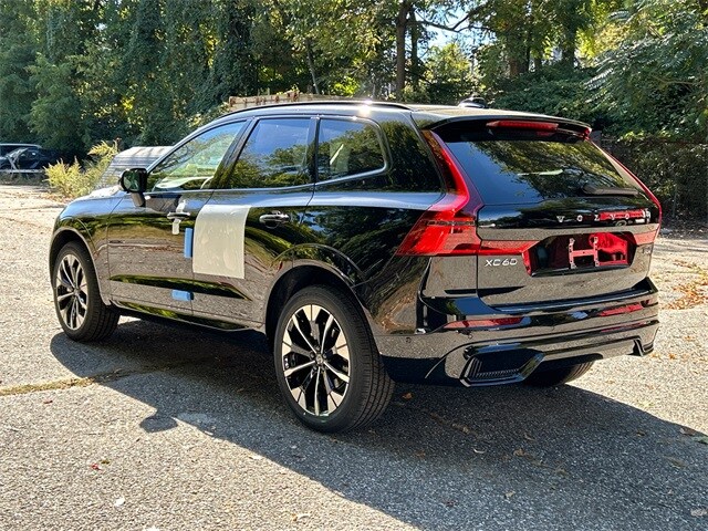 2026 Volvo XC60 B5 Plus photo 4