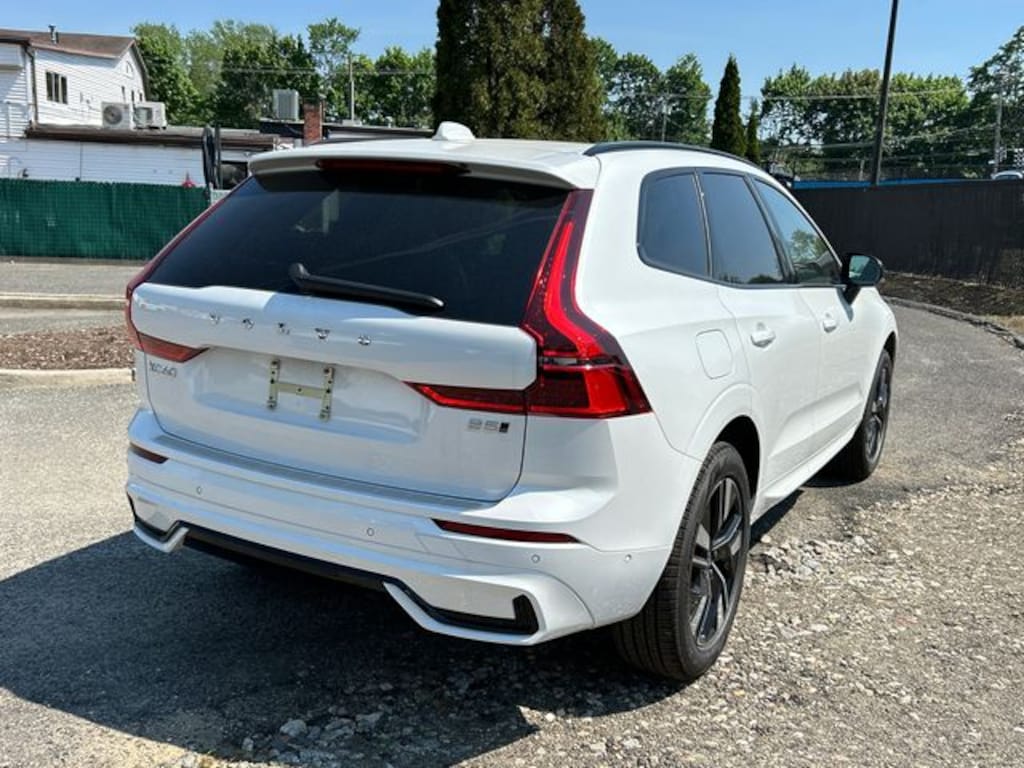 New 2026 Volvo XC60 B5 Plus SUV