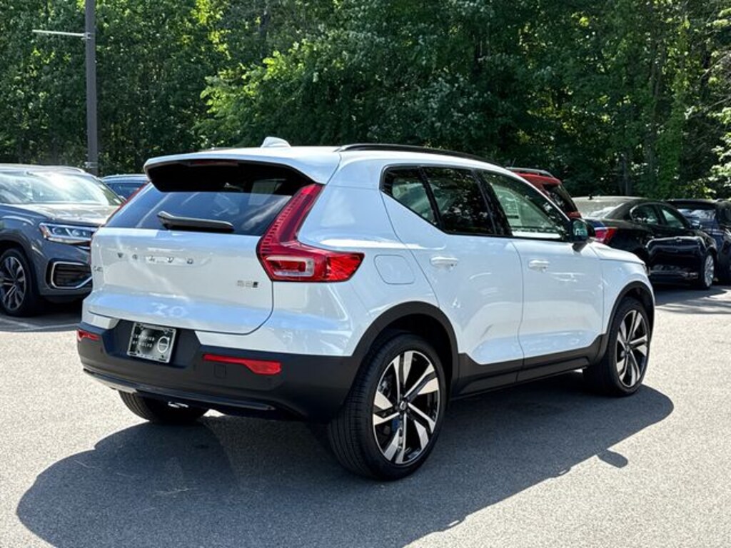 Used 2025 Volvo XC40 B5 Plus Dark Theme SUV