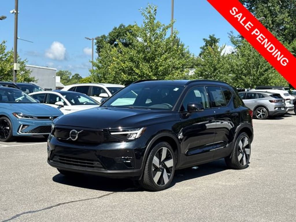 Used 2023 Volvo XC40 Recharge Pure Electric Twin Plus SUV