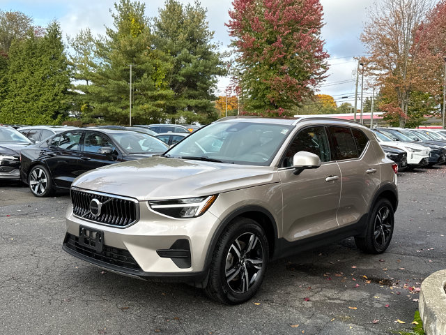 Certified 2024 Volvo XC40 B5 Core SUV