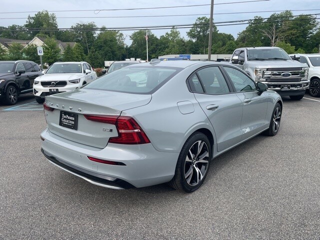 2025 Volvo S60 B5 Core photo 4