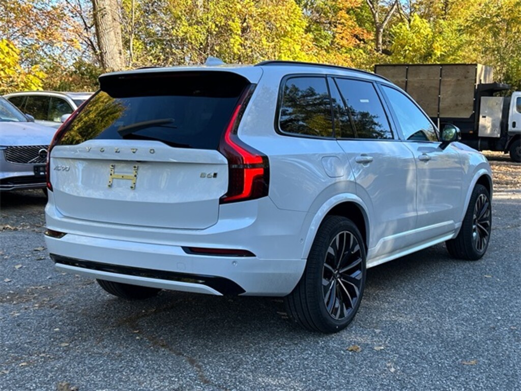 New 2026 Volvo XC90 B6 Ultra Dark Theme 7-Seater SUV